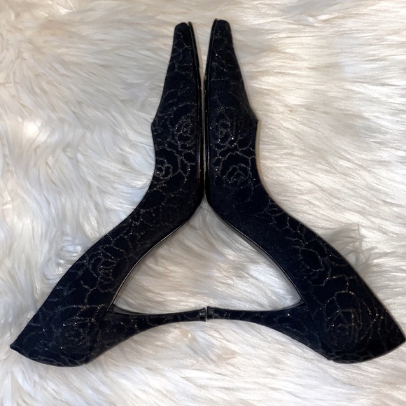 Stuart Weitzman classic pointy heels - Picture 5 of 11